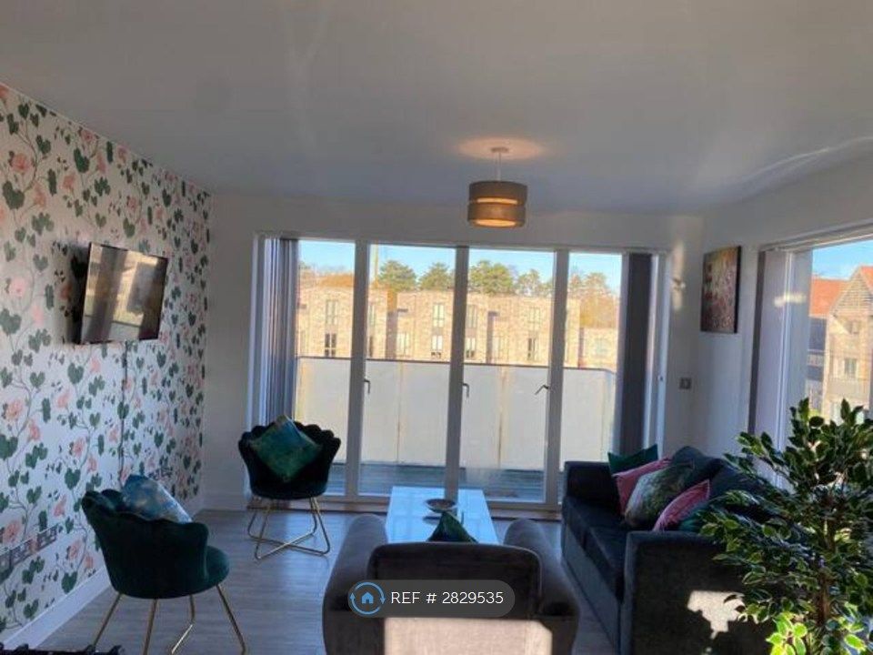 Property photo 2 of 35