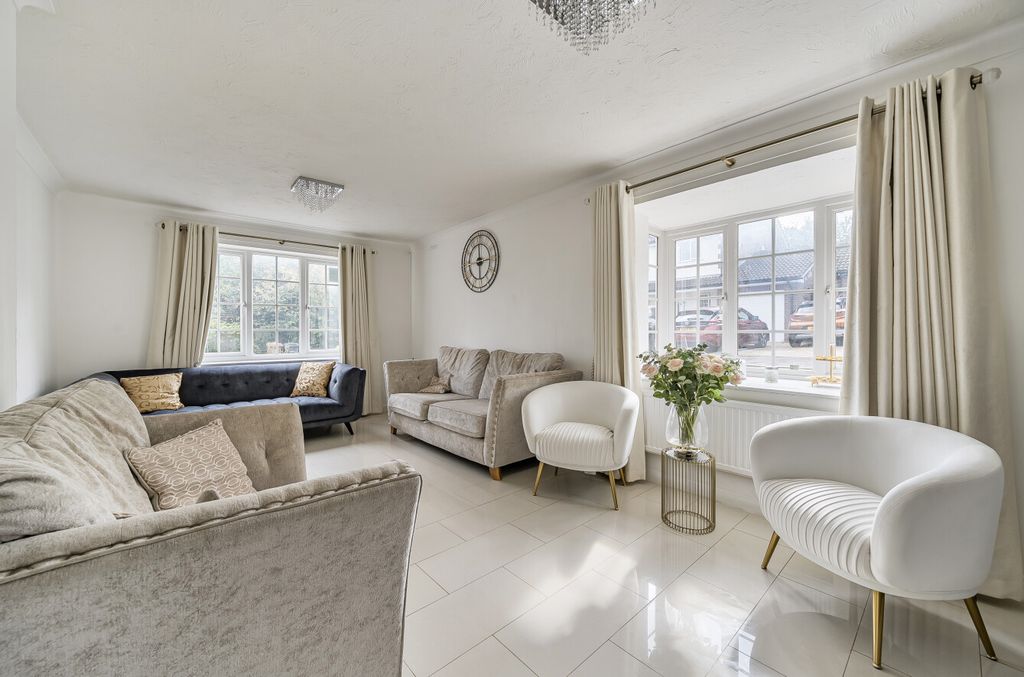 Property photo 2 of 15 1355391-7-68cc212...