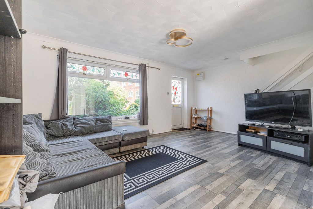 Property photo 3 of 19