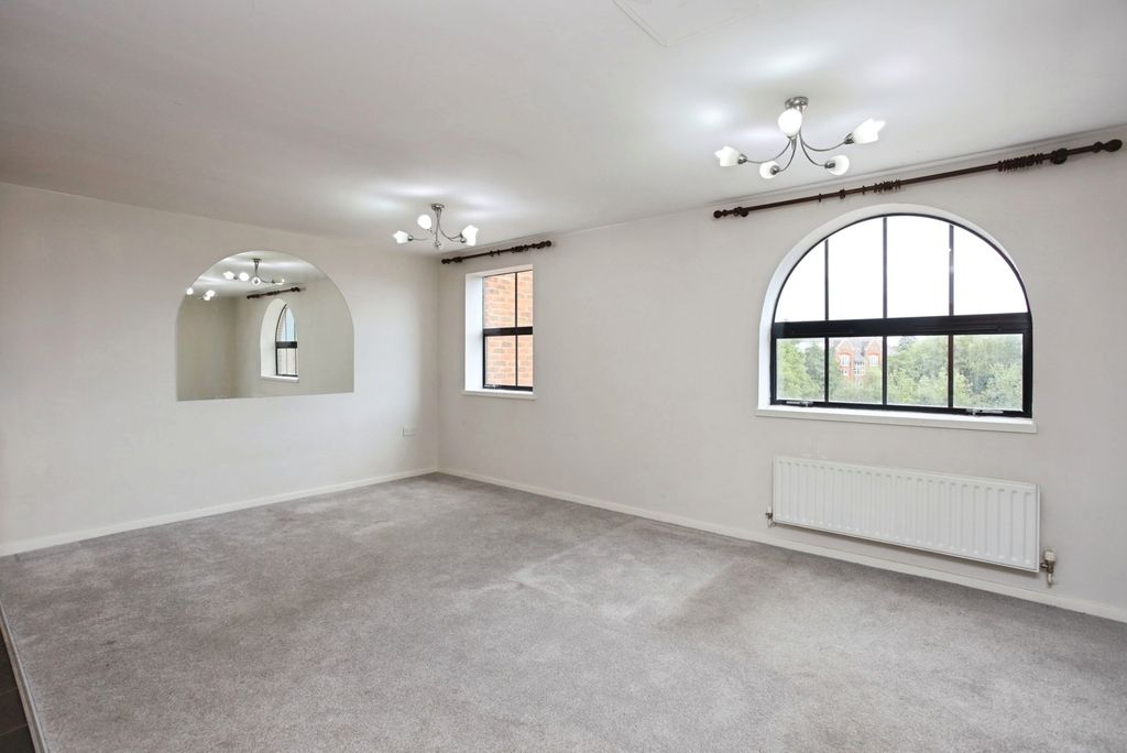 Property photo 3 of 18 Photo