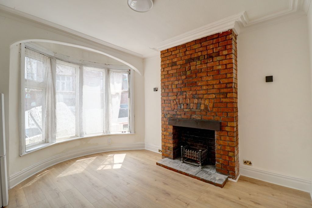 Property photo 1 of 18 Lounge 1.1