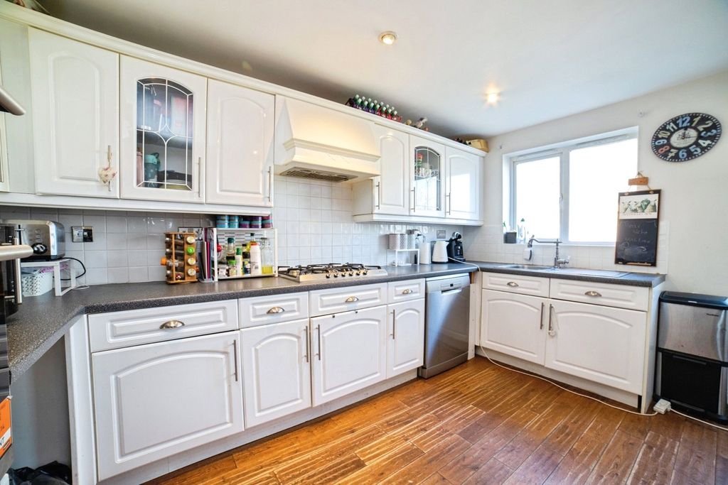 Property photo 2 of 15 Kitchen