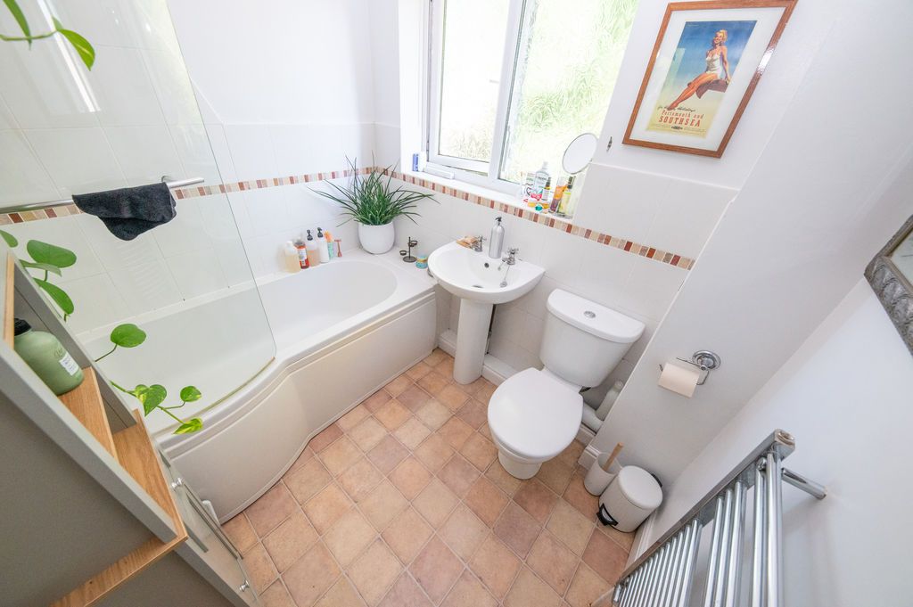 Property photo 3 of 10 Photo 8