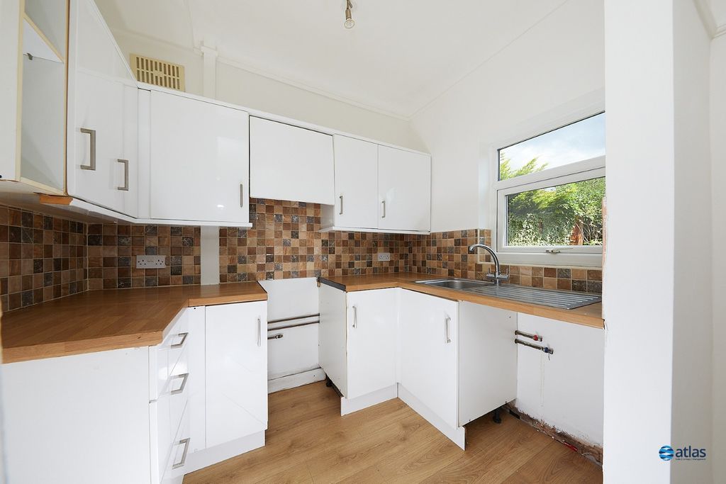Property photo 2 of 15 Kitchen