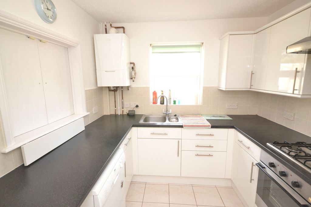 Property photo 2 of 8 Kitchen