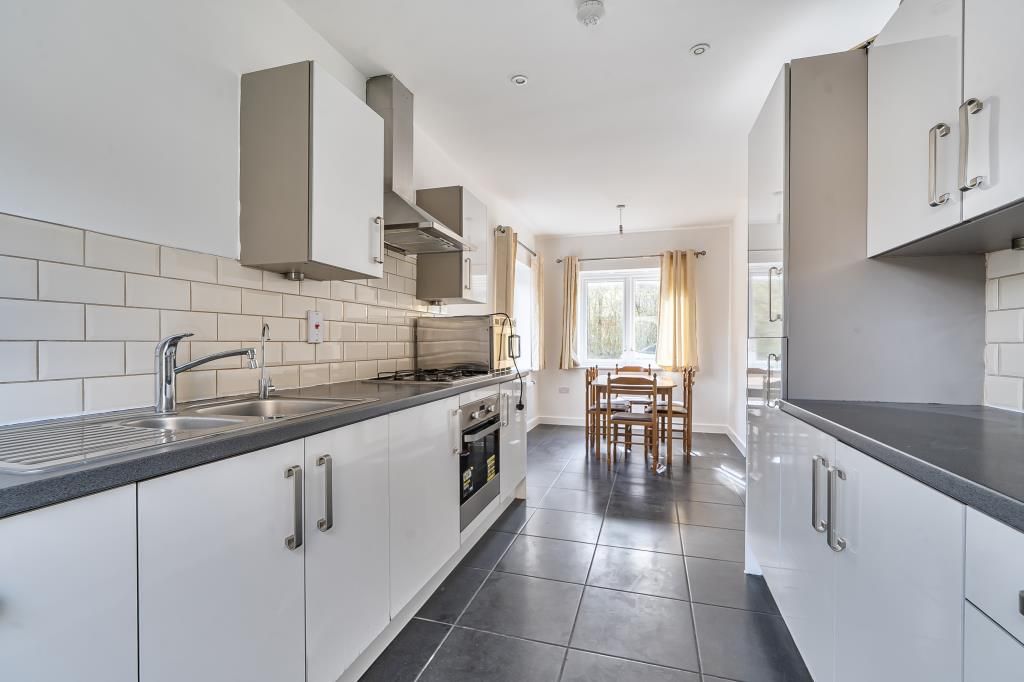 Property photo 3 of 20 Kitchen