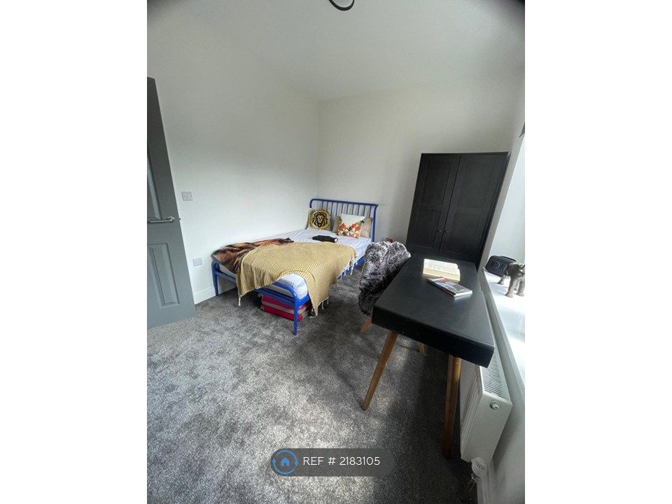 Property photo 2 of 25