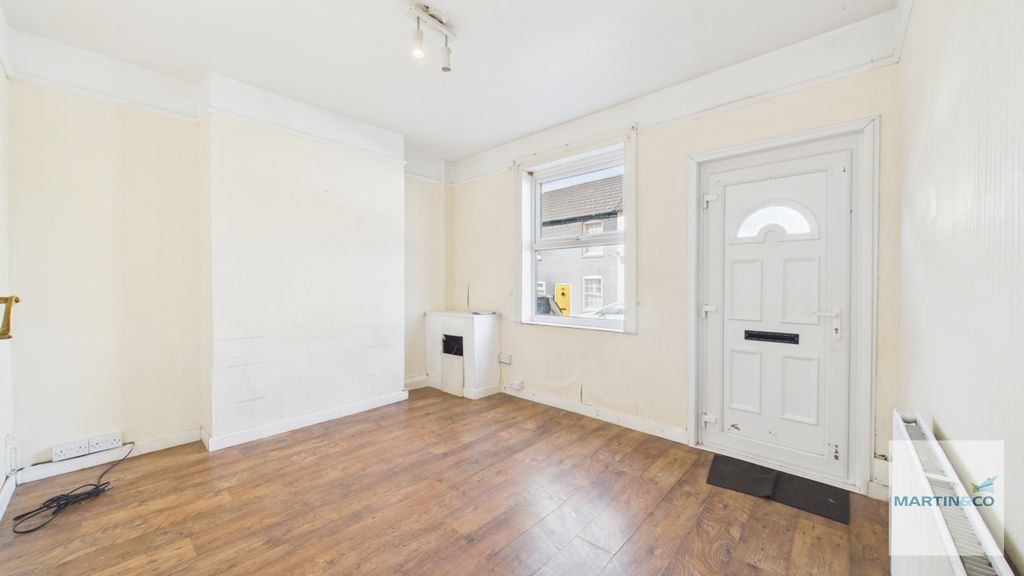 Property photo 2 of 16 Cam03663G0-Pr0295-Still009