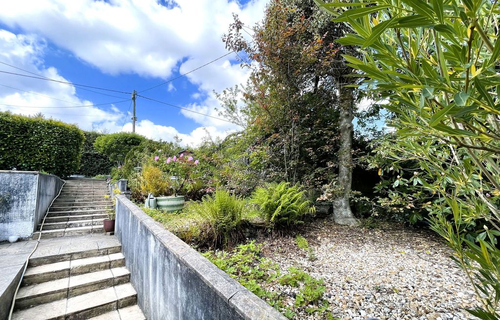 Property photo 3 of 28