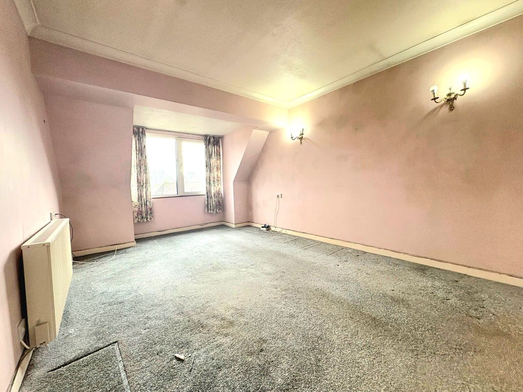 Property photo 3 of 9 6