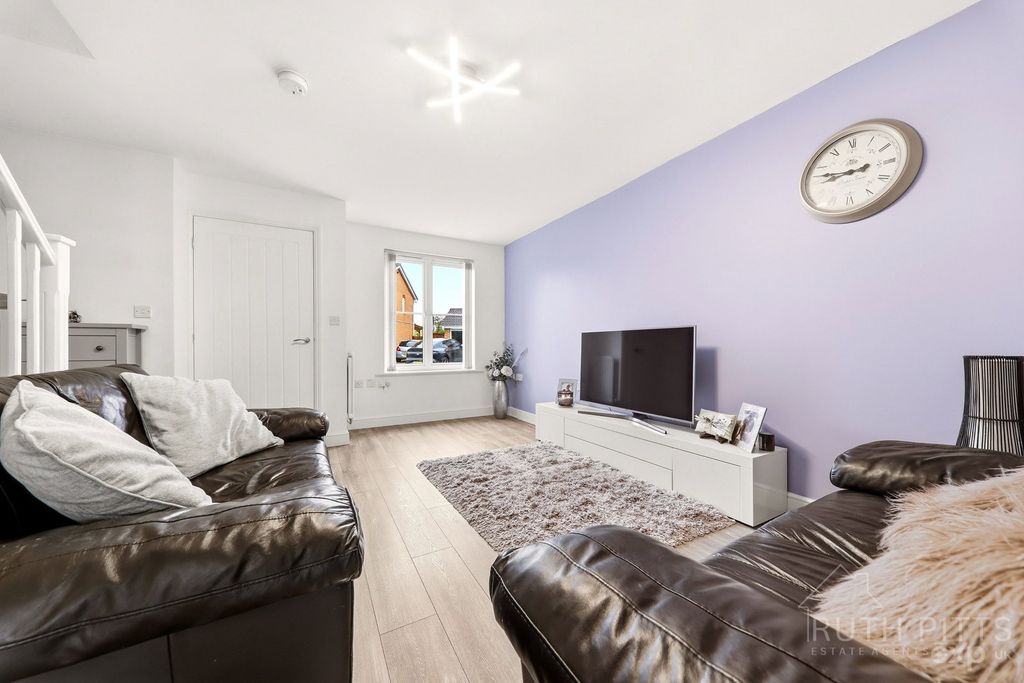 Property photo 3 of 22