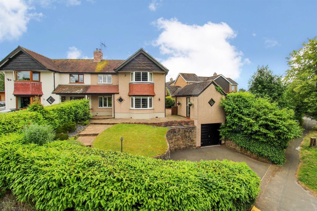 Property photo 1 of 32