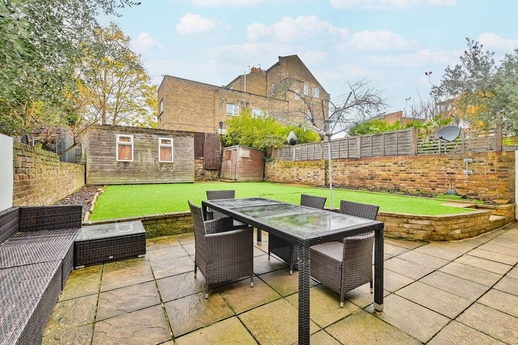 Property photo 3 of 7