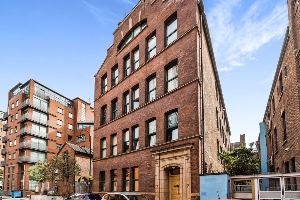 Property photo 1 of 8 Photography