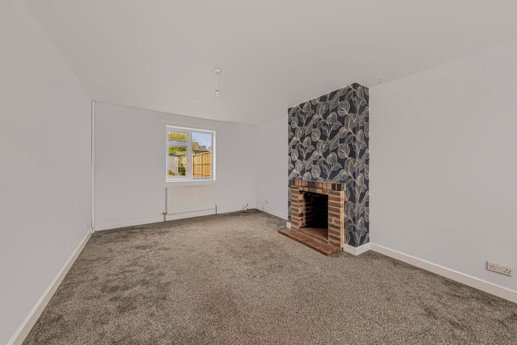 Property photo 2 of 29
