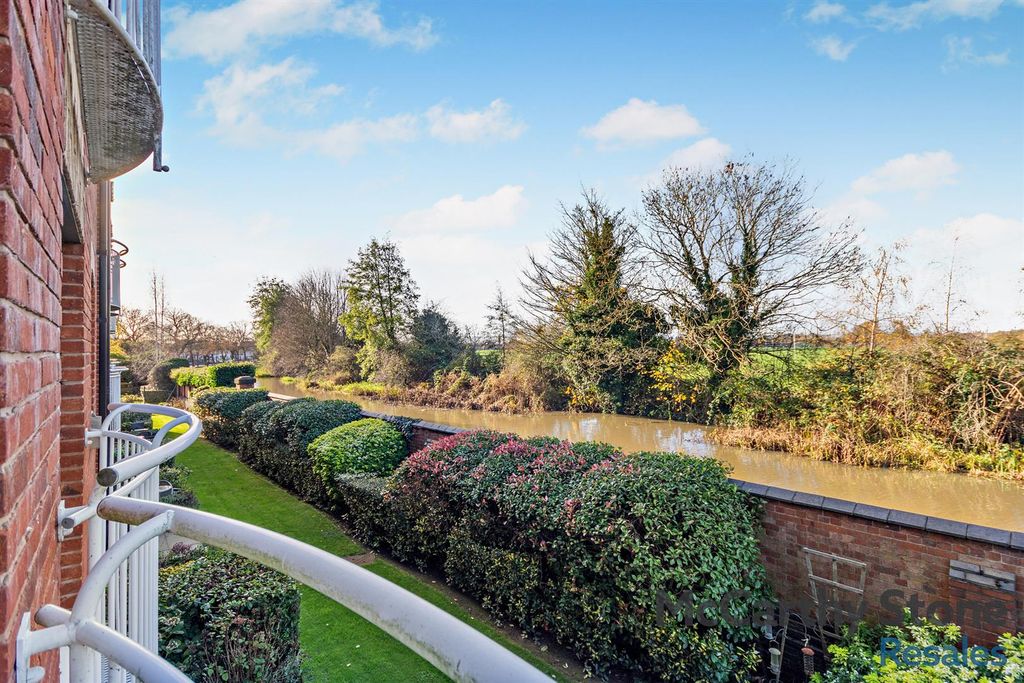 Property photo 1 of 15 8670664-Exterior02-800.Jpg