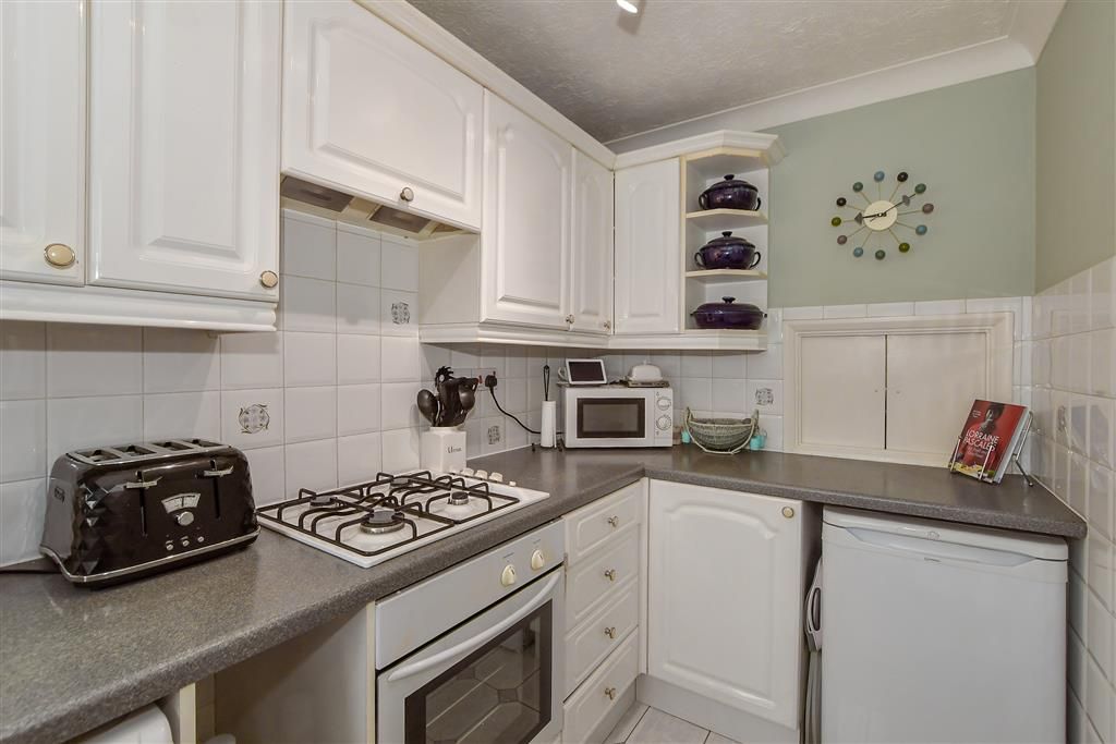 Property photo 3 of 12 Kitchen