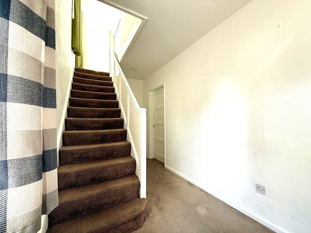 Property photo 3 of 28