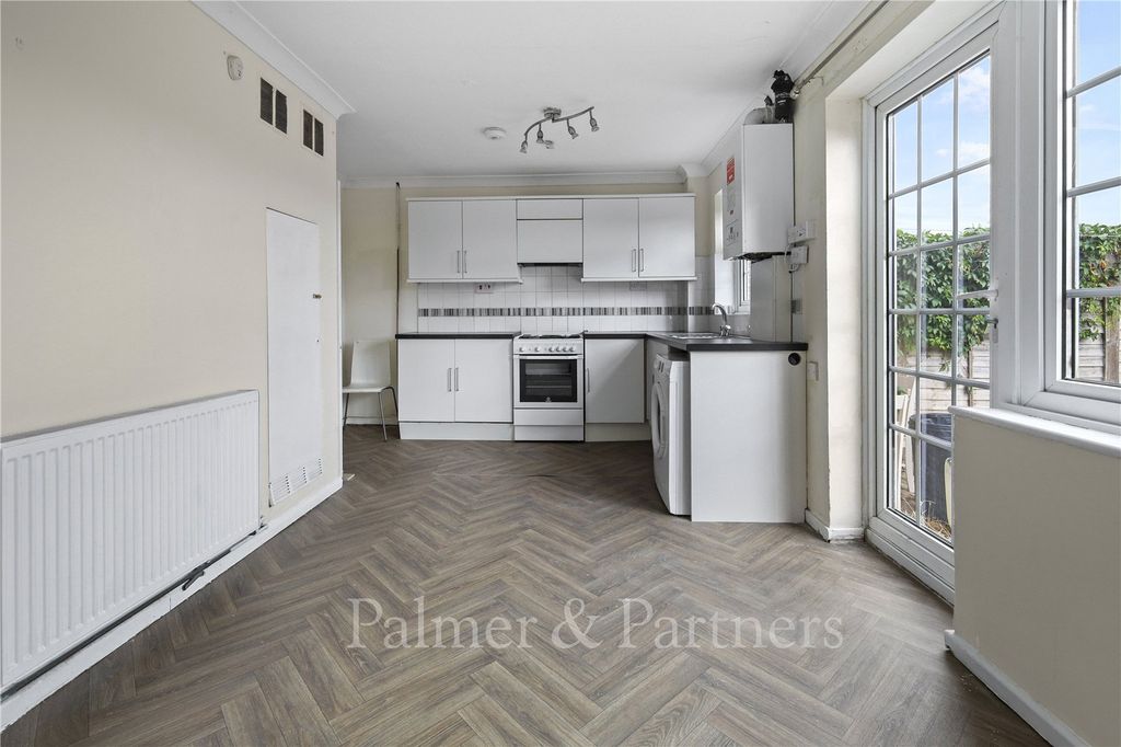 Property photo 3 of 13 Kitchen Diner