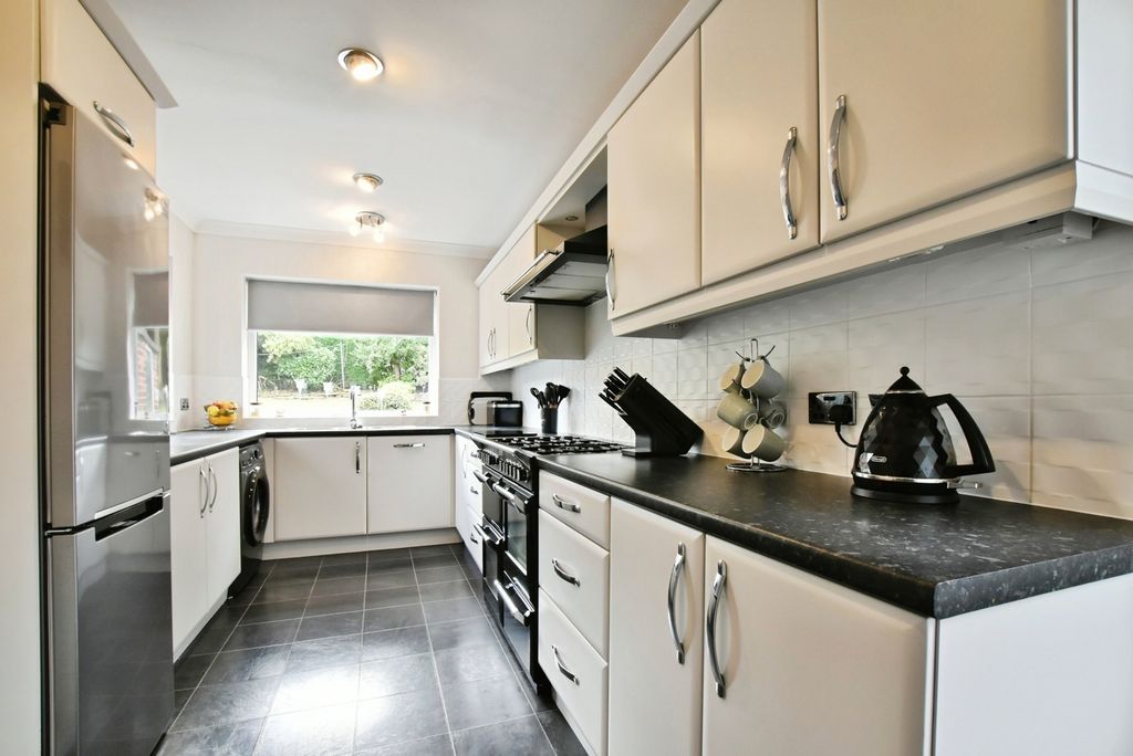 Property photo 3 of 19 Photo