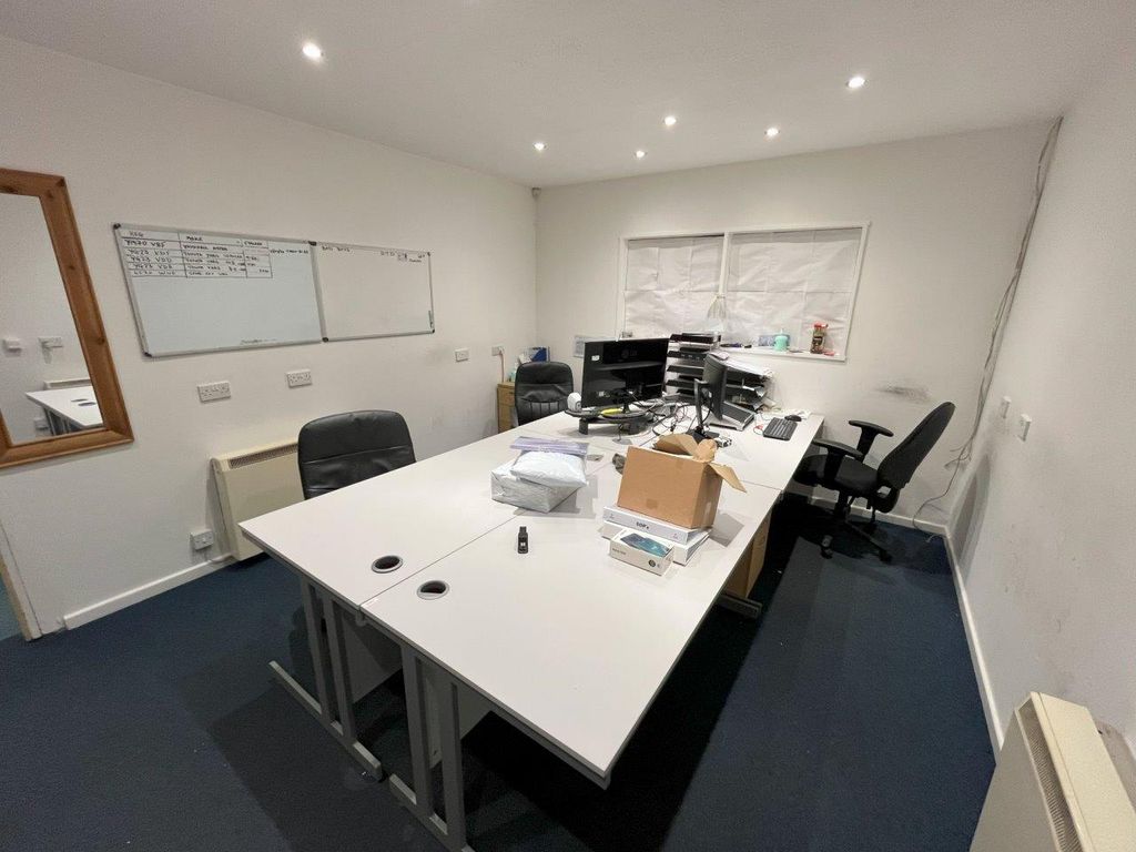 Property photo 2 of 4