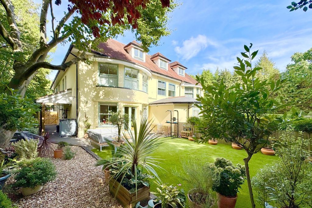 Property photo 3 of 19