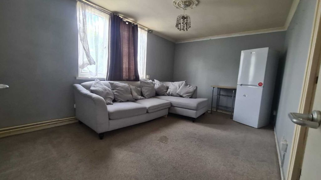 Property photo 3 of 5