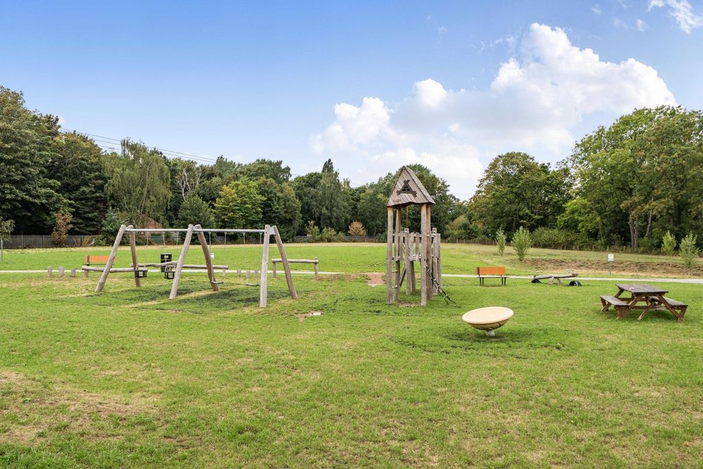 Property photo 3 of 23 1513190-4-6A91A423A1d4c