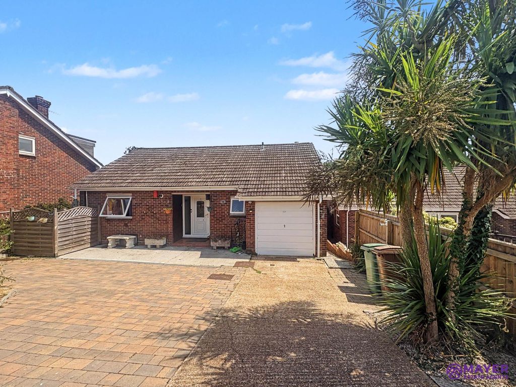 Property photo 2 of 23