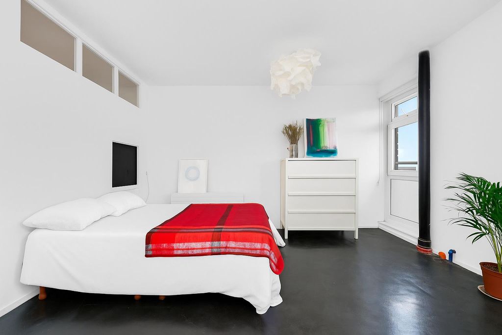 Property photo 3 of 14 8.Png
