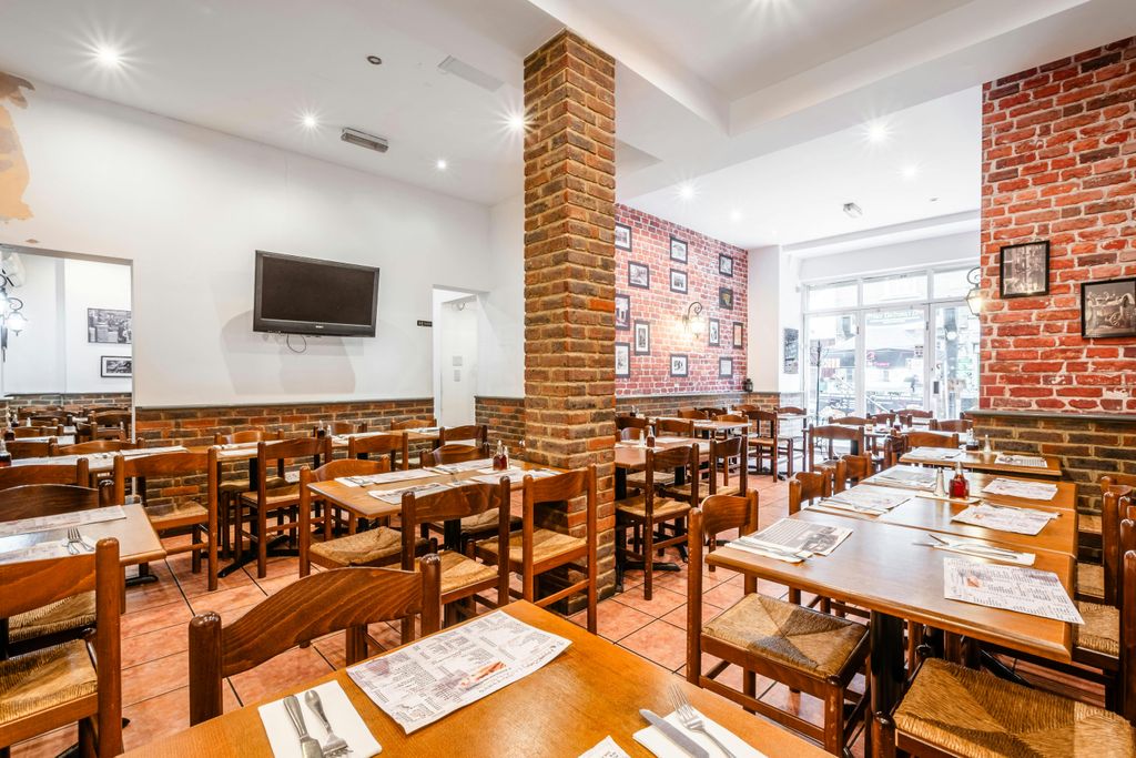 Property photo 1 of 18 Goulston St 44  Low Res 15.Jpg