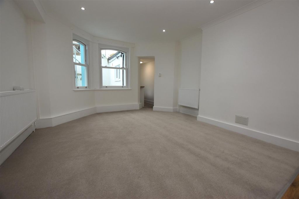 Property photo 2 of 9 Dsc_0110.Jpg