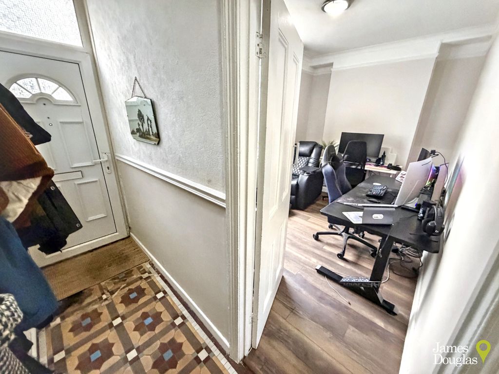 Property photo 3 of 20 Eh1