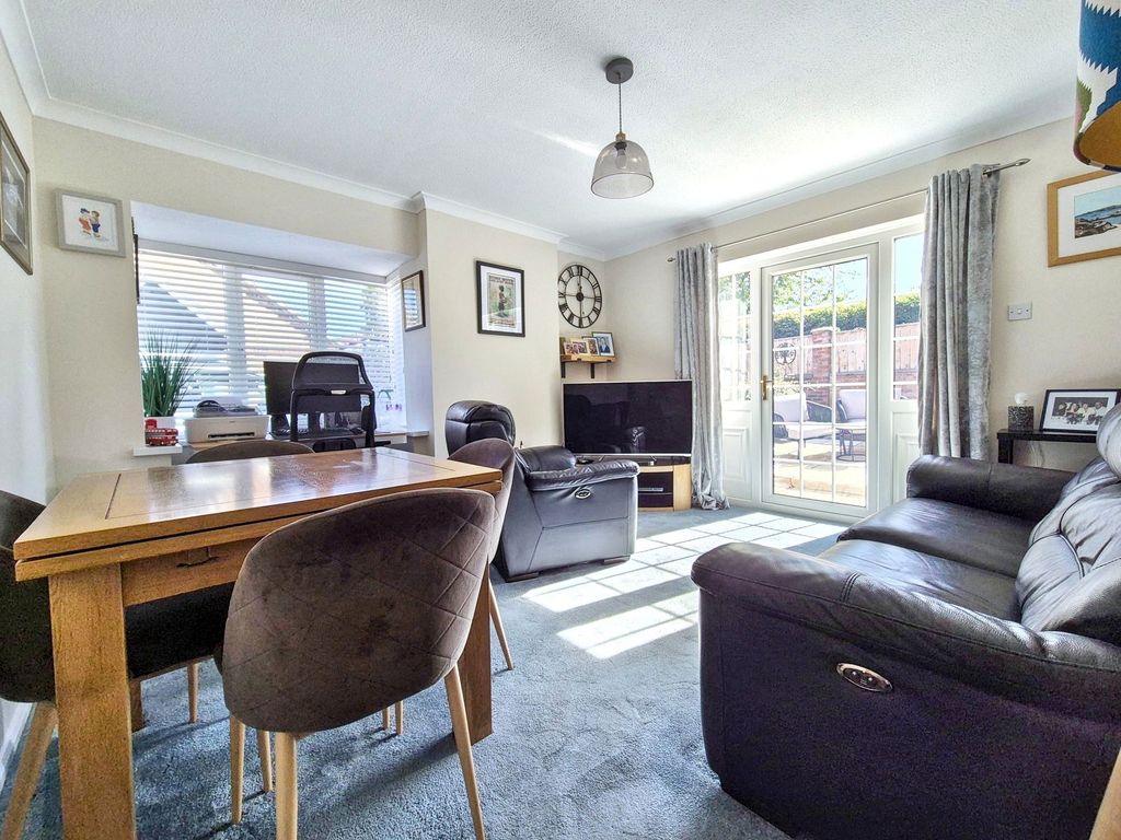 Property photo 2 of 19