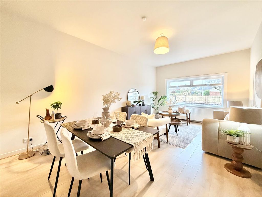 Property photo 2 of 29 Lounge