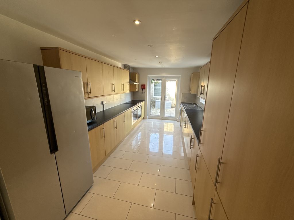 Property photo 1 of 12 6 Bedroom Student Accommodation.