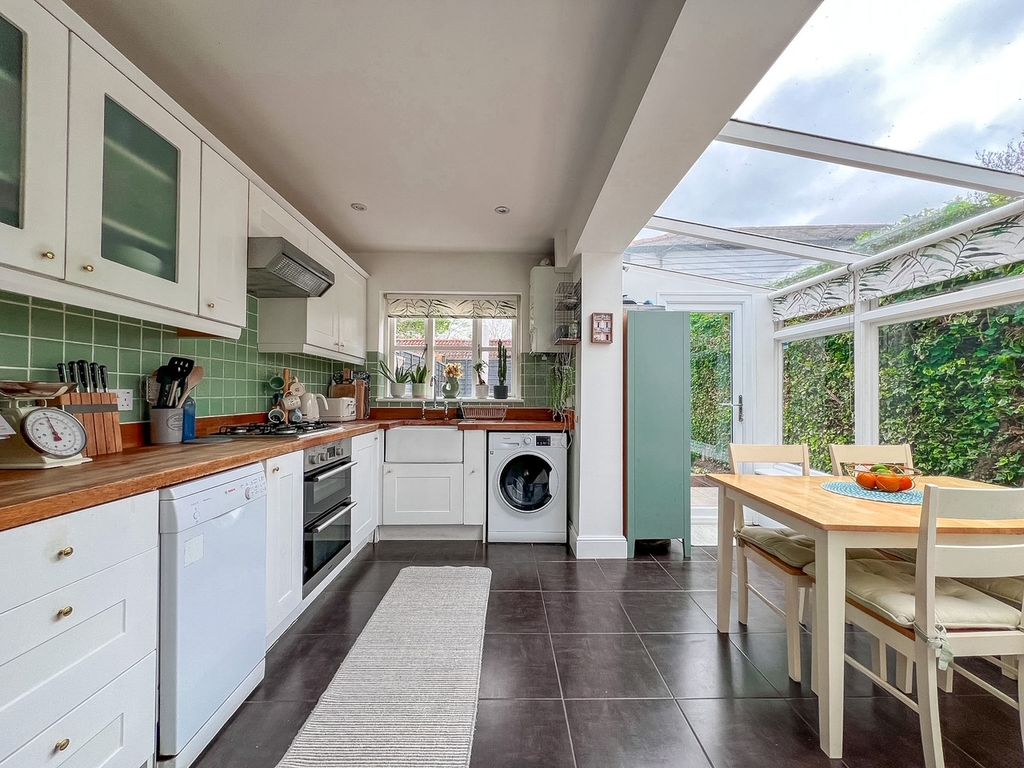 Property photo 3 of 34