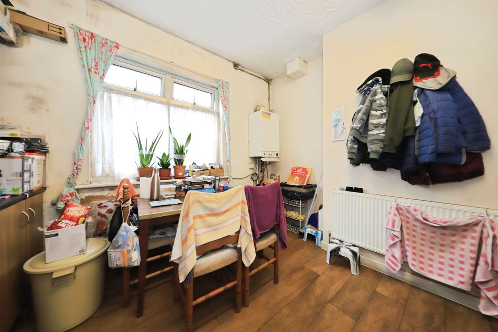 Property photo 3 of 25