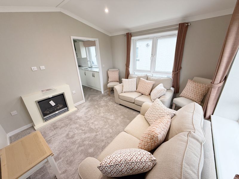 Property photo 2 of 6 Lounge