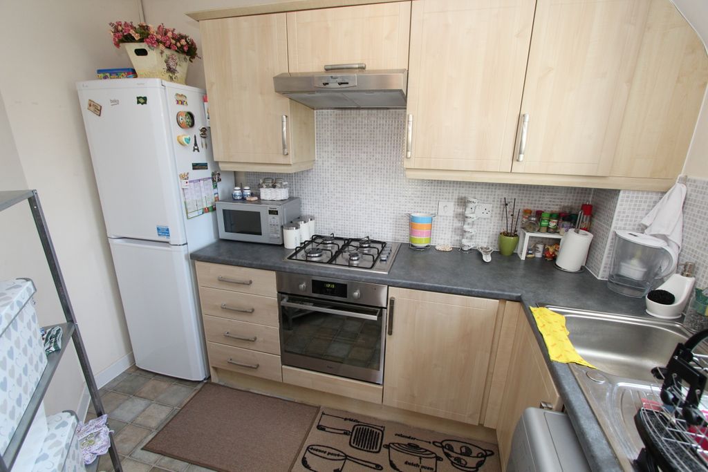 Property photo 2 of 9