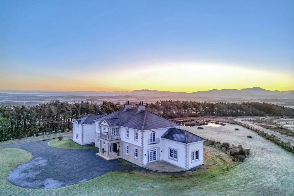 Property photo 2 of 67