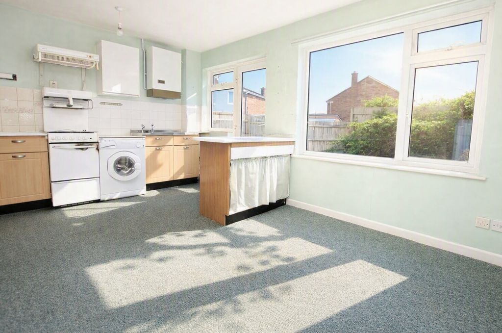 Property photo 3 of 12 Kitchen/Diner