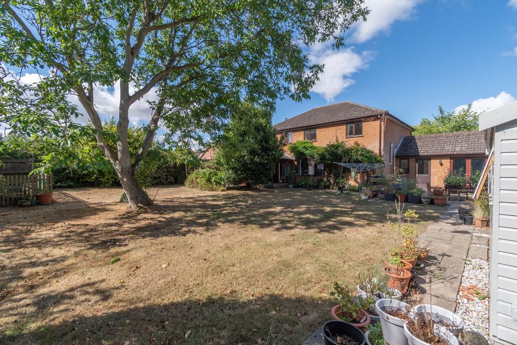 Property photo 2 of 21