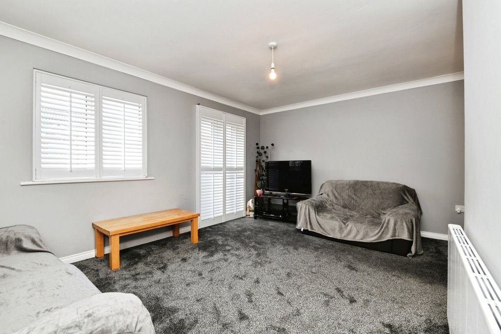 Property photo 2 of 14 Photo