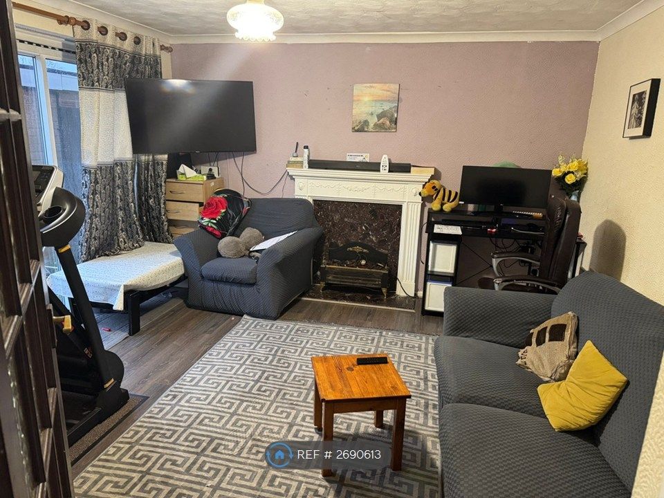 Property photo 2 of 13 Living Room