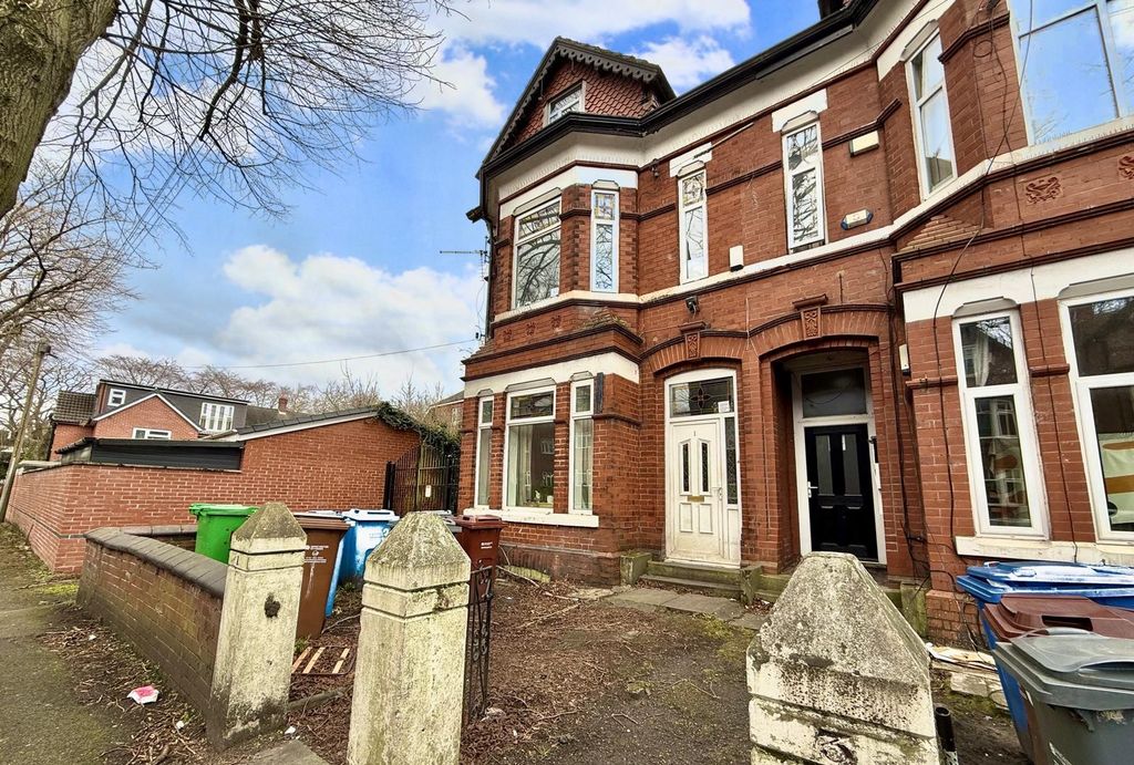 Property photo 1 of 8