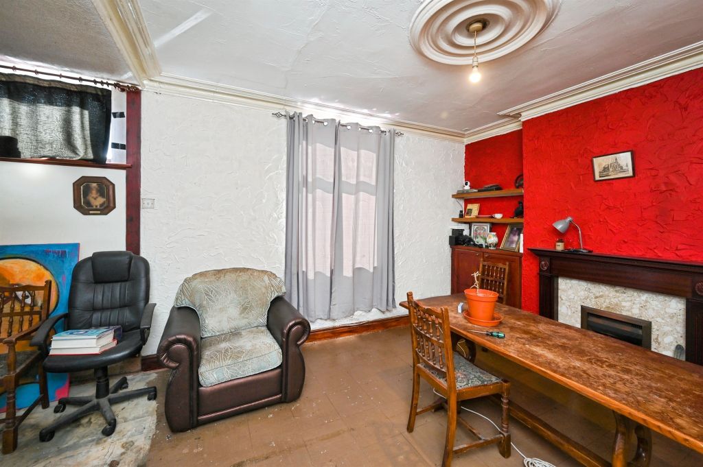 Property photo 3 of 34