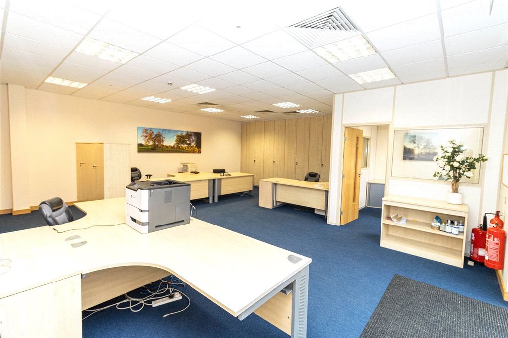 Property photo 3 of 9 Office