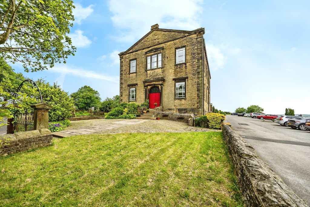 Property photo 2 of 19 Front Of Chapel