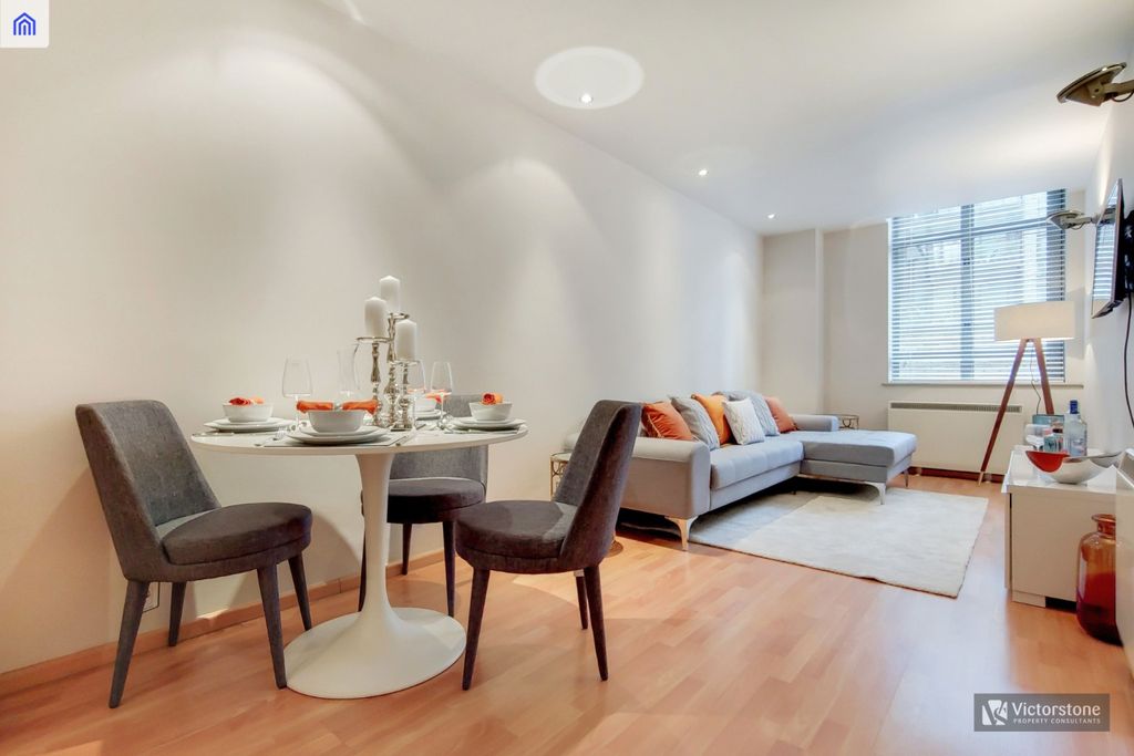 Property photo 3 of 13 1701305